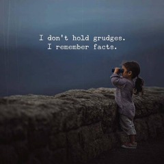 ស្រីណាមិនយំ