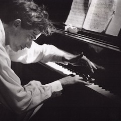 Johann Sebastian Bach - Italian Concerto BWV 971 - III Presto - Glenn Gould piano