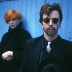 Eurythmics - Love is a Stranger (Live in Reading, England, 9th December 1982)