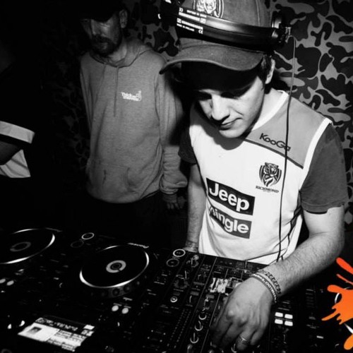 Boogs VS John Doe (Vadim) - Live at TFU Saturdays 18/12/2010