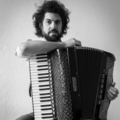 Little piece for accordion, piano and synthesizers