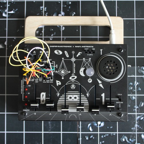 softChaos: softPop only self patched - tweaking faders only