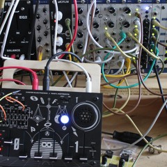 Acid: bass by softPop,beat by Eurorack modular which sends clock to sync input of SP