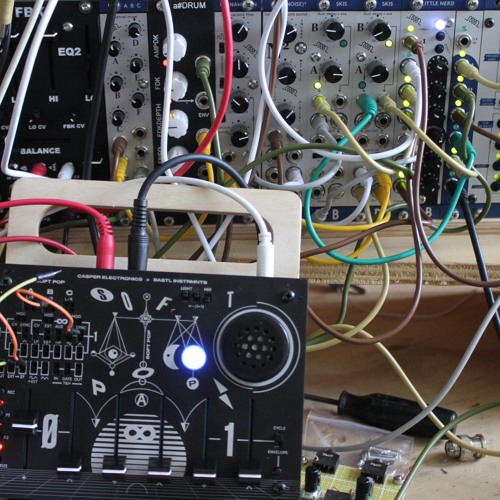 Stream Acid bass by softPop,beat by Eurorack modular which sends clock