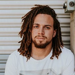 Jonathan - Male American DJ Drop