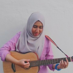 BERDISTRAKSI BY DANILLA RIYADI COVER BY KARINA DASUKI