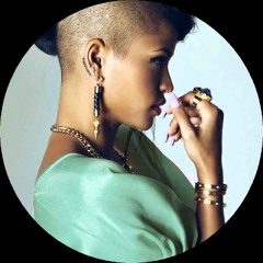 Cassie - Skydiver