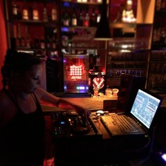 An einem Freitag in der Ubu-Bar