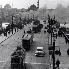 İstanbul'da (Overlok Makineli) (Pinhani)