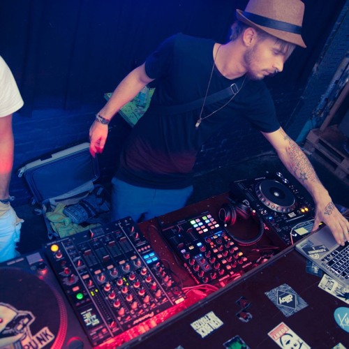 Felix Wehden - Awaking (Original Mix) Free Download !!! Danke für euren Support !