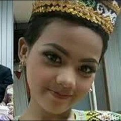 Putri, Balikpapan - Setangkai Bunga Padi (D'Academy 4 Konser Top 3 Show) - YouTube