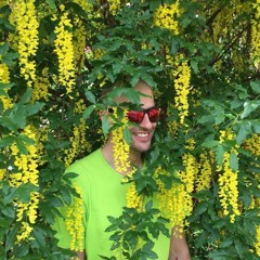 Simma med Hajarna (prod. hxyxpxnxo)