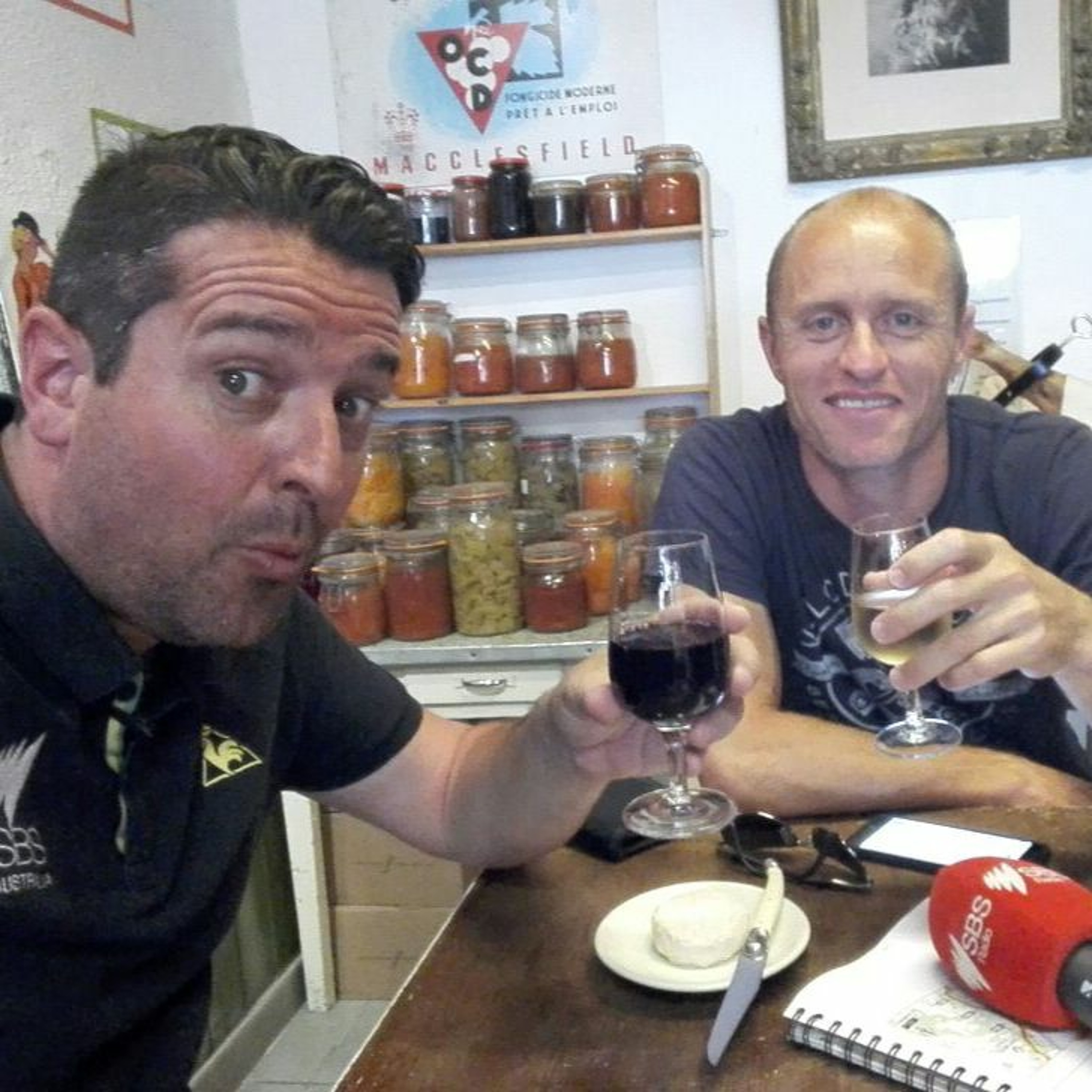 Zwift Tour De France Podcast - Ep 18 - We taste the local wines, ah and we have a race on our hands!