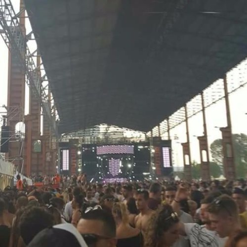 music is the key to be happy