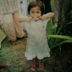 Lagu dari Bapak (gitar) dan Mamak (vokal)