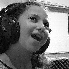 Don't You Worry 'Bout A Thing  (Sing) cover by Mia Ryvkin, 11 y.o.