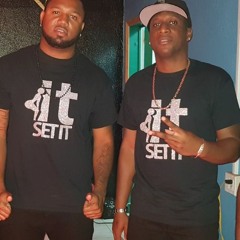 AkaiiUsweet & MrBagnall Live In Saba- Bend Dung