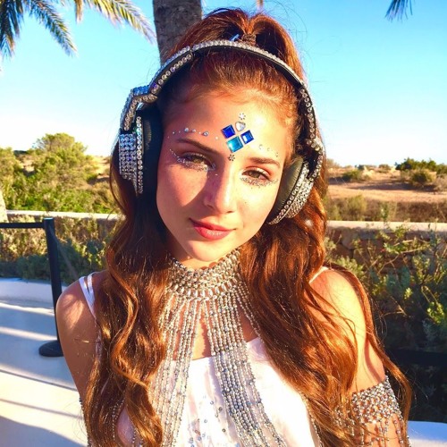 Chloe Jane - Superstar (Official Music)