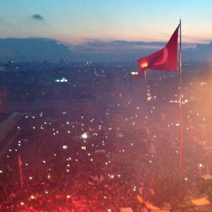 Kiss in Taksim Square