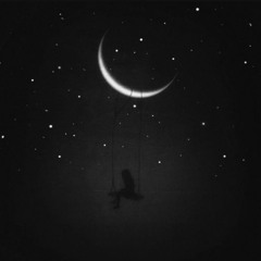 Ay Tenli Kadın Cover