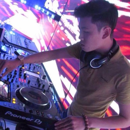 Đâu Chỉ Riêng Em 2017 - Robi Remix