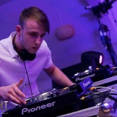 Charlie Moore Live From Distrikt Brunch 28:05:17 @district house