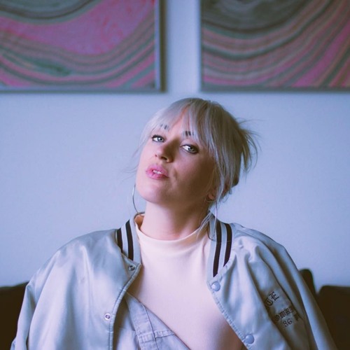 Reva DeVito - Kisses (Produced By B.Bravo)