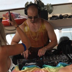 David Nickleford - Vancouver Boat Dancing 2017 (Disco Funky House)