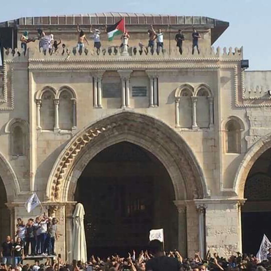 لبيك اسلام البطوله كلنا نفدى الحمى