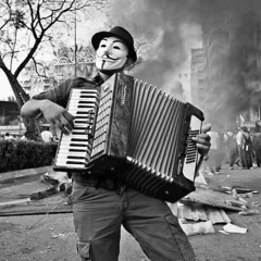 نص ونص -*عمدان النور*