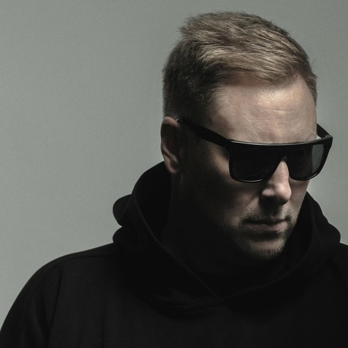 [Premiere] Umek - "Are You Into My Groove"