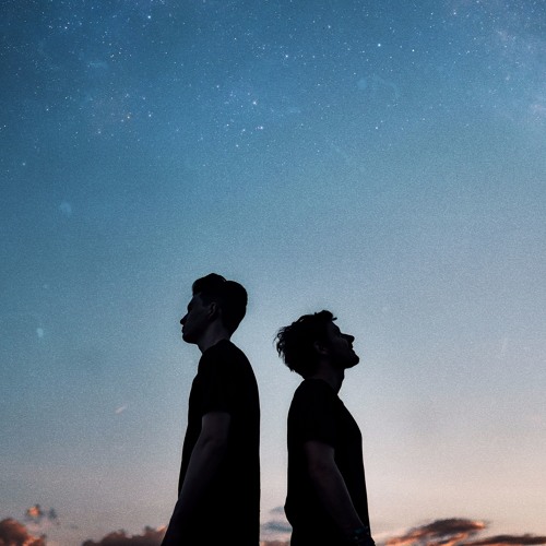 Petit Biscuit & Møme - Gravitation (ft. Isaac Delusion)