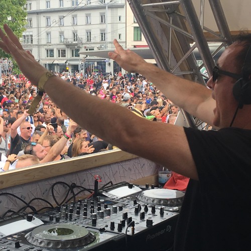The Thrillseekers vs. M.I.K.E. Push @ FSOE 500 Street Parade, Zurich