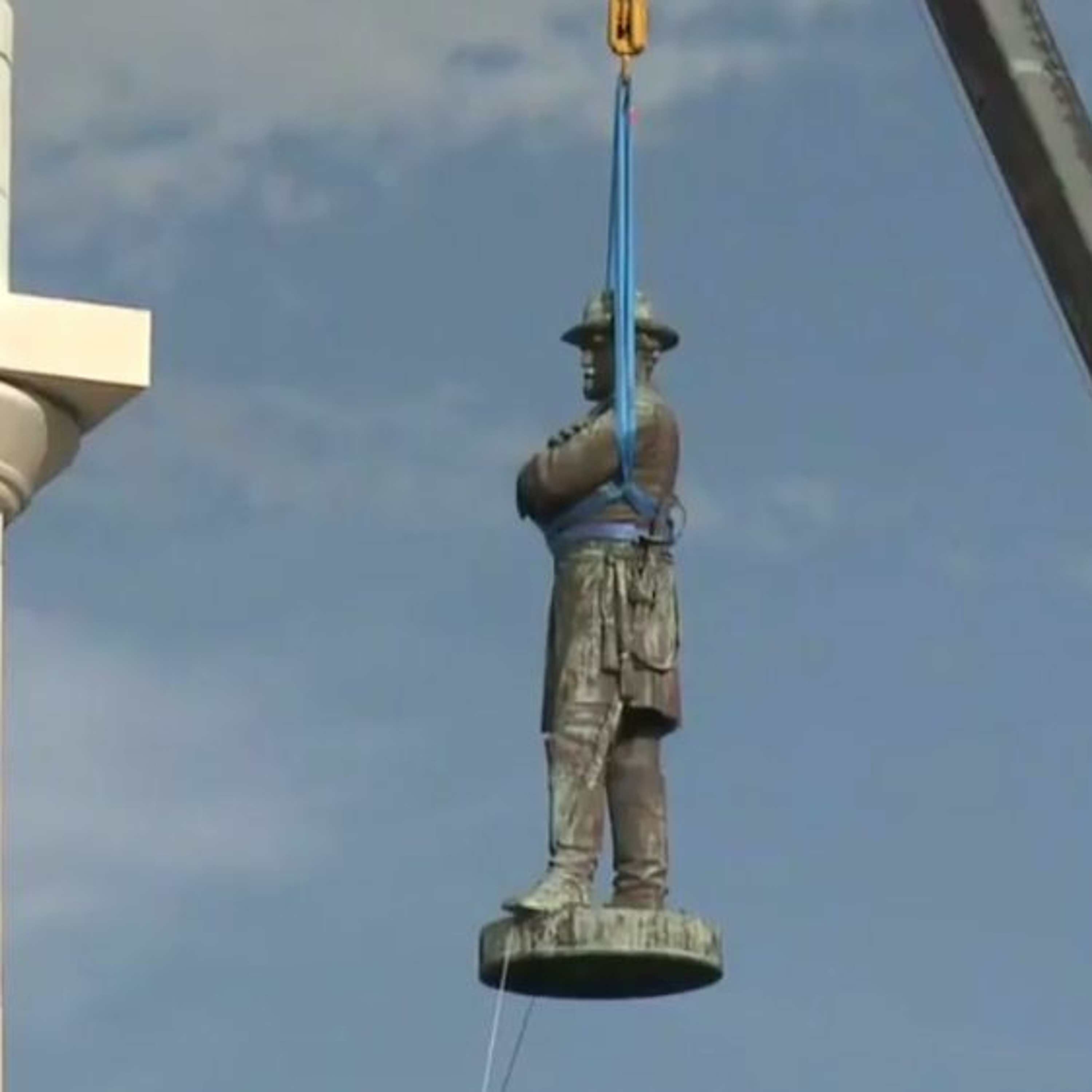 TeeMo & Roy Terrorism In Barcelona, Removing statues 8/17/17 episode artwork