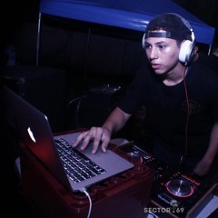 Live @ Sector 69