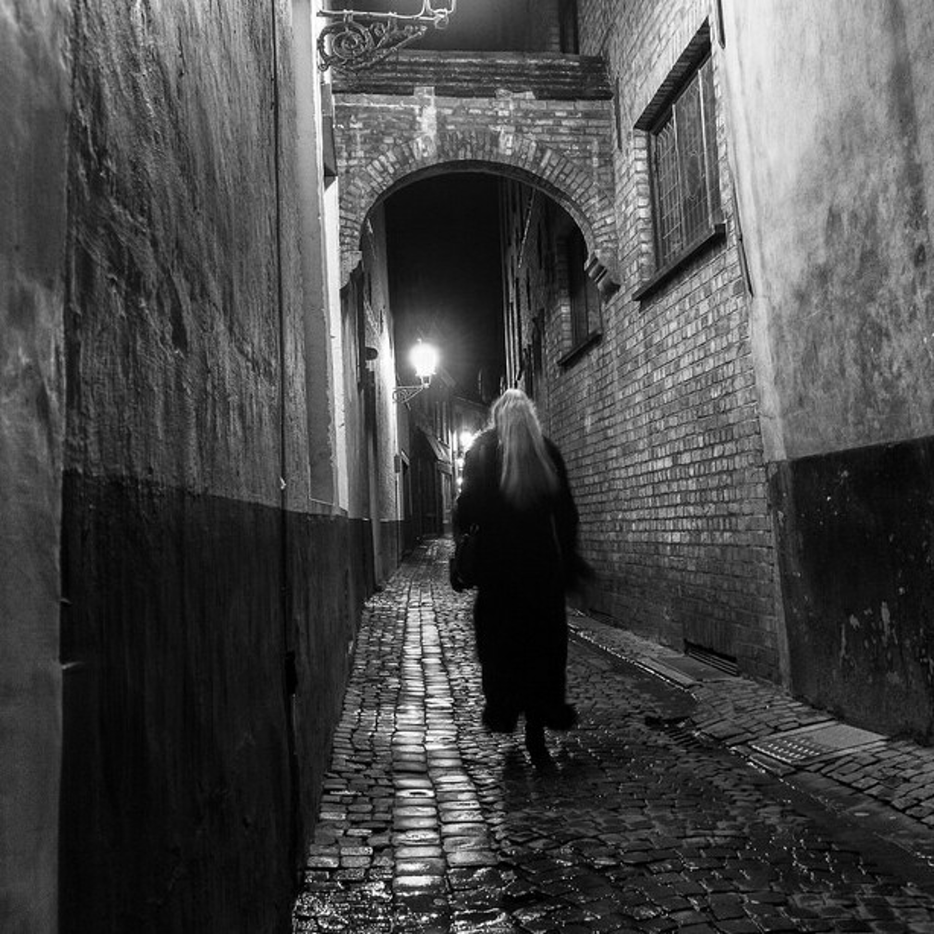 Streets at night.mp3 episode artwork