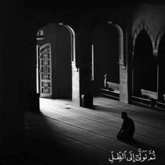 سأظل طولَ العمر بابَك أقرعُ