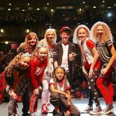 Hashak Sisters - Show me what you got