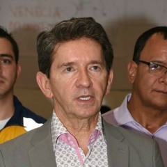 Gobernador de Antioquia en sala de crisis