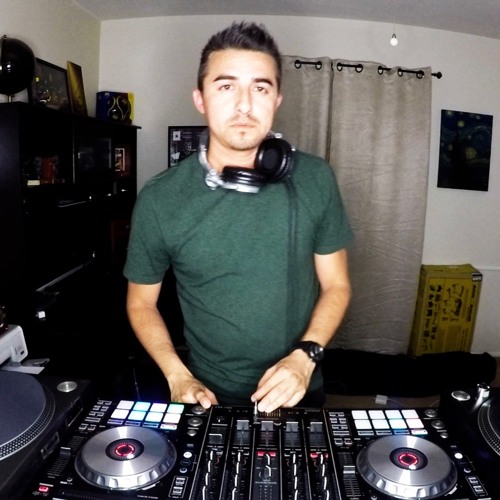 "The 90's Ditch Party"- A Throwback House Mix by DJ Adrian Merendon