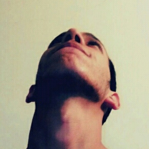 اداء لقصيده احمد النجار .. عشت راضي