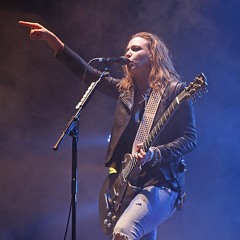 Andy Hall interviews Lzzy Hale