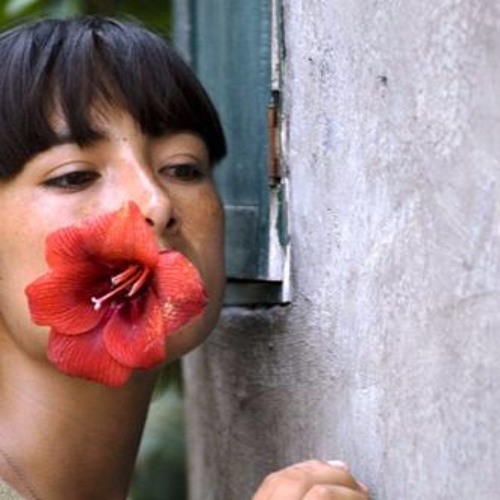 هل خدك من الورد ؟