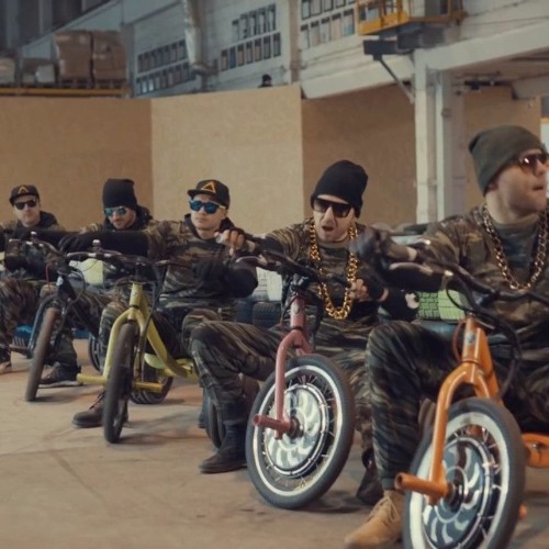 BERMUDU DIVSTŪRIS - RamPamPam