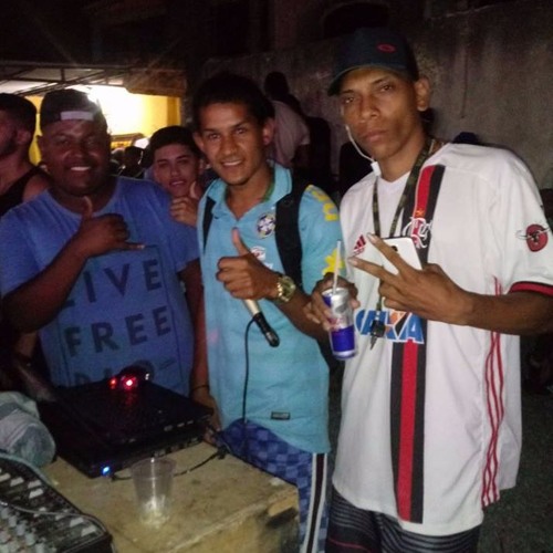 MC MOISÉS DA TORRE-VAI PASSA SARRANDO NO TIKAO E NO CABELINHO