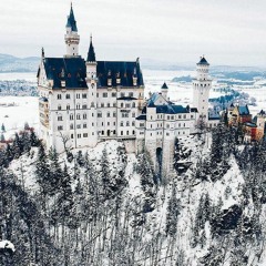 المتنبي بصوت أيمن مسعود!