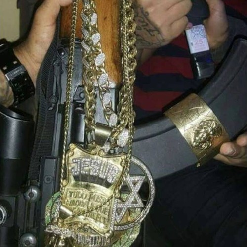 MC JHONNY OLIVER - ACABOU K.O ROCINHA VERMELHOU, BREVE BREVE O RJ TODO C.V