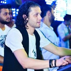 محمد عبسلام يعزف كوكتيل أغانى لـ عمرو دياب