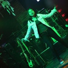 Inixial X Widzard -  Holla Back