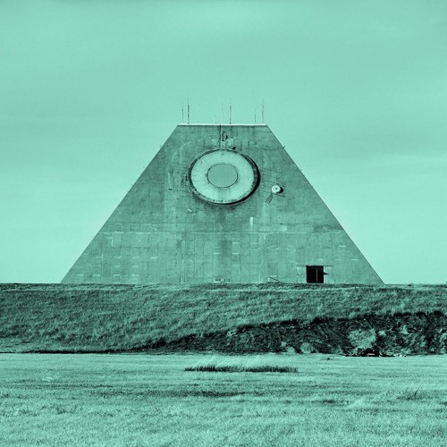 Guest Mix 4: Oasis Pyramid